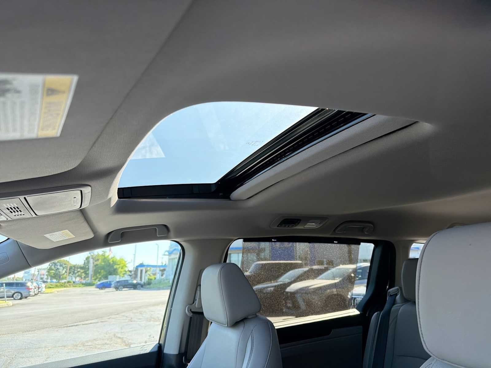 Used 2024 Modern Steel Metallic Honda EX-L image 23