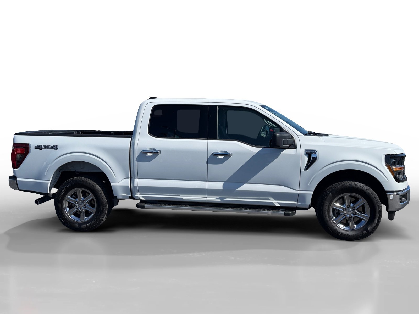 Certified Used 2025 Oxford White Ford XLT image 6