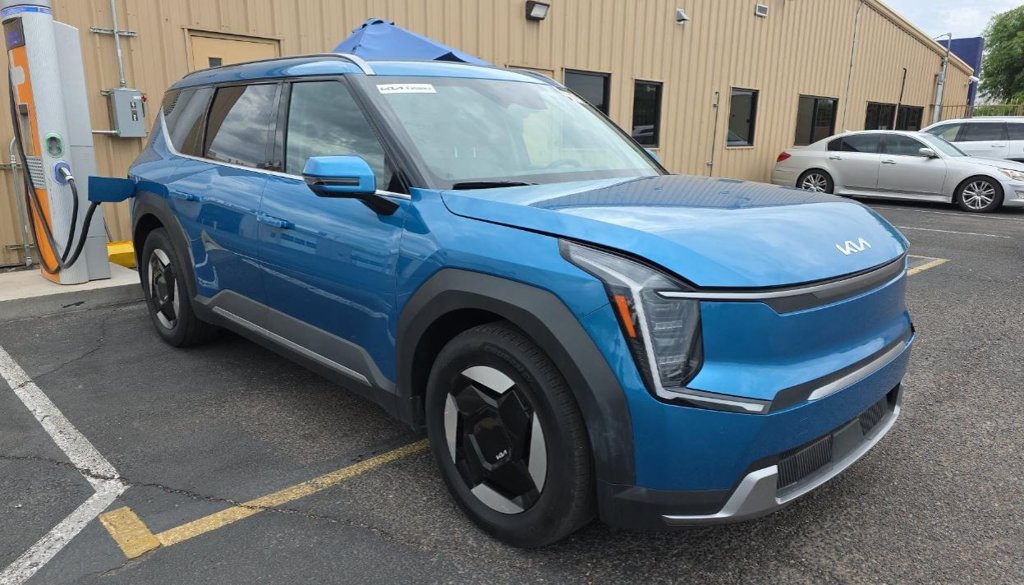 Used 2024 Kia EV9 Wind with VIN KNDAFFS52R6039326 for sale in Kansas City