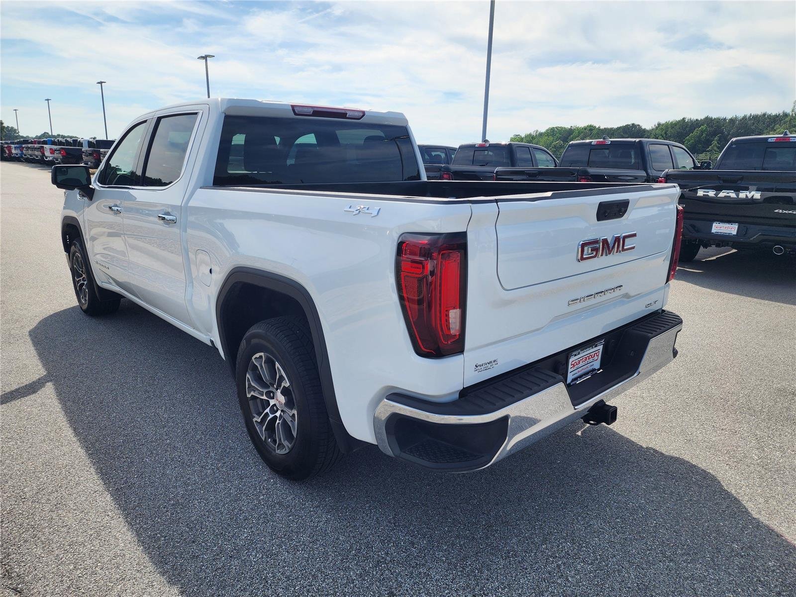 Used 2025 Summit White GMC SLT image 4