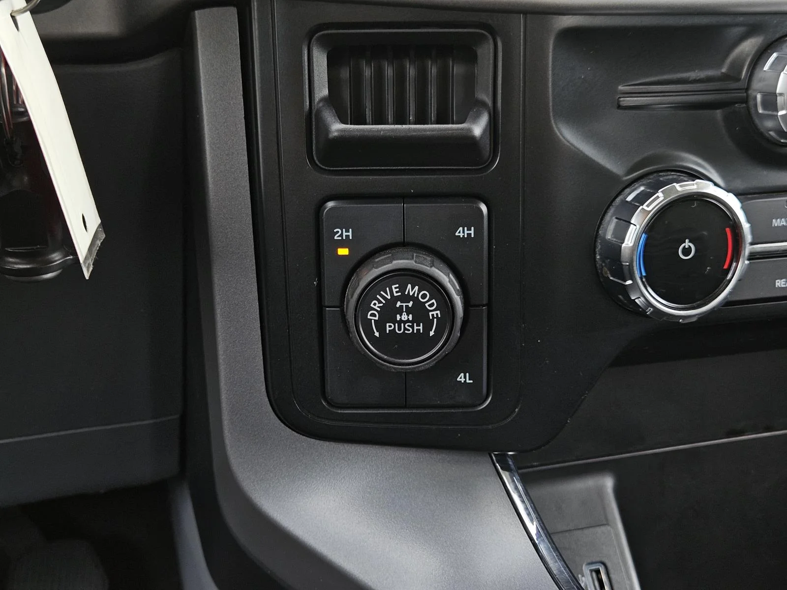 2024 Ford F-150 XLT - Photo 25