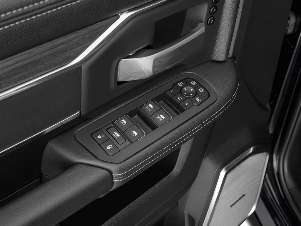 2026 RAM 2500 Laramie - Photo 13