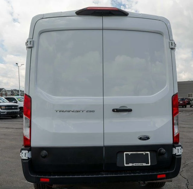 Used 2024  Ford Base image 7