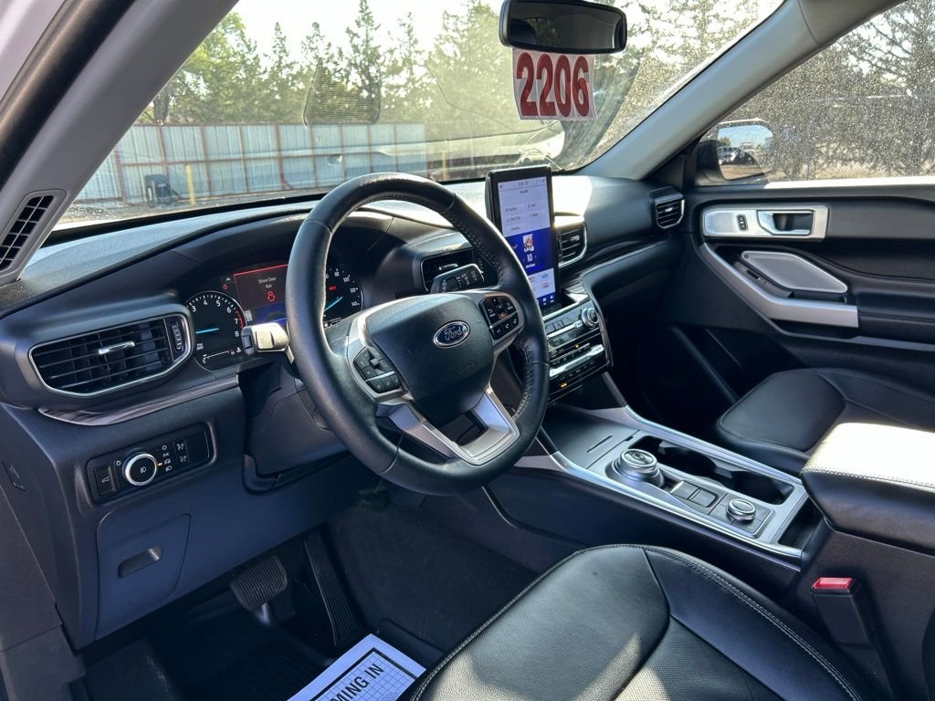 Used 2024 White Metallic Ford Limited image 14