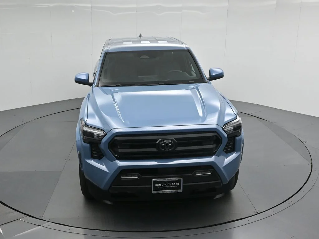 Used 2026 Blue Toyota SR5 image 33