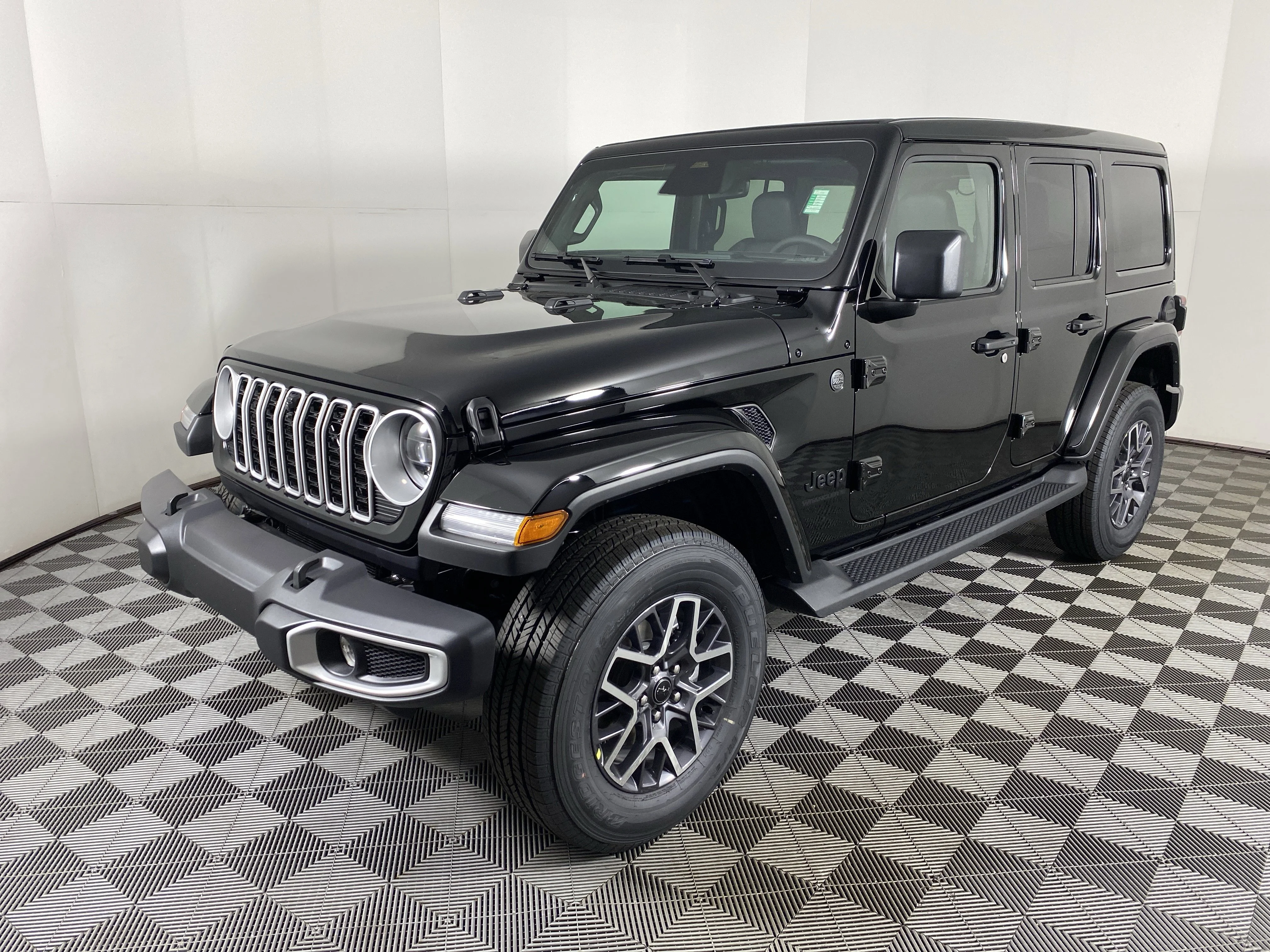 New 2026 Black Clear-Coat Exterior Paint Jeep Sahara image 11