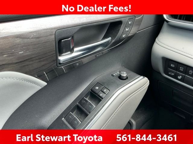 Used 2024  Toyota Limited image 44