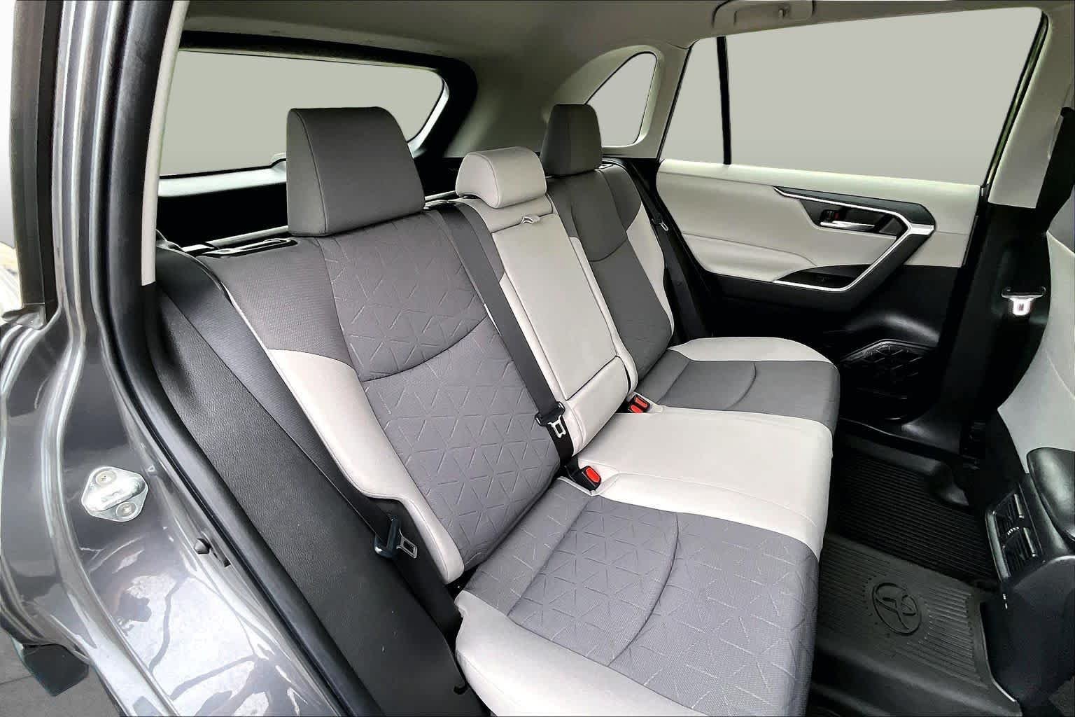 Used 2022 Magnetic Gray Metallic Toyota Hybrid XLE image 38