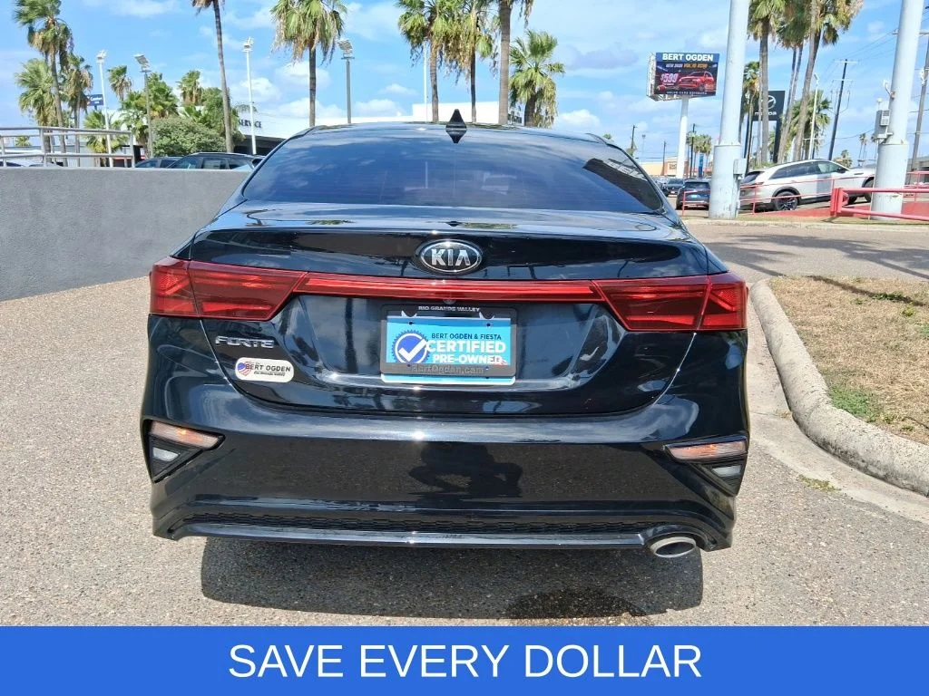 Used 2021 Black Kia LXS image 6