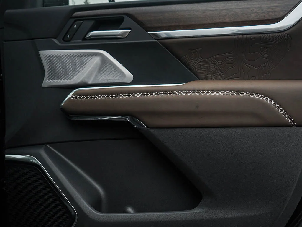 2026 GMC Acadia Denali Ultimate - Photo 10