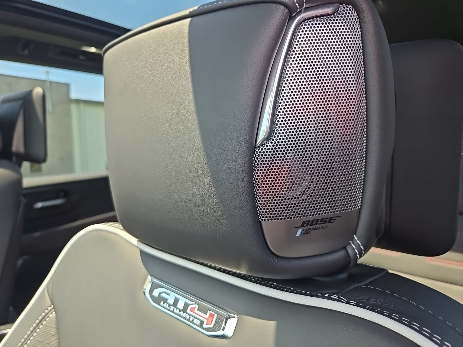 2026 GMC Yukon AT4 Ultimate - Photo 22