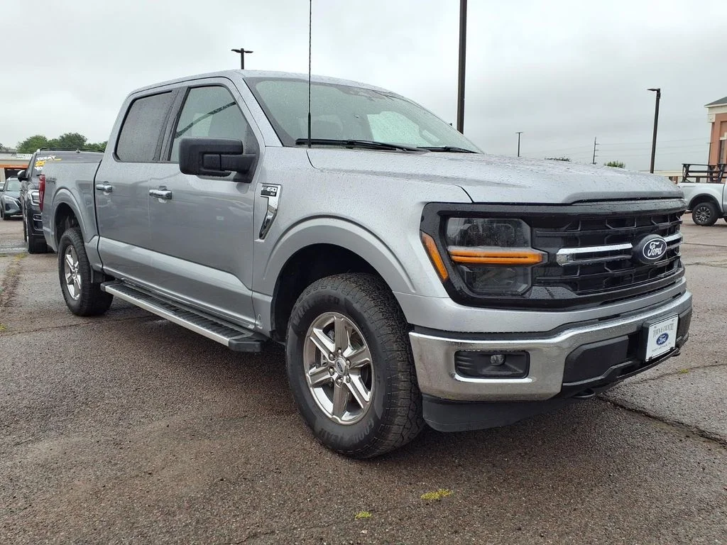 Used 2025 Silver Ford XLT image 15
