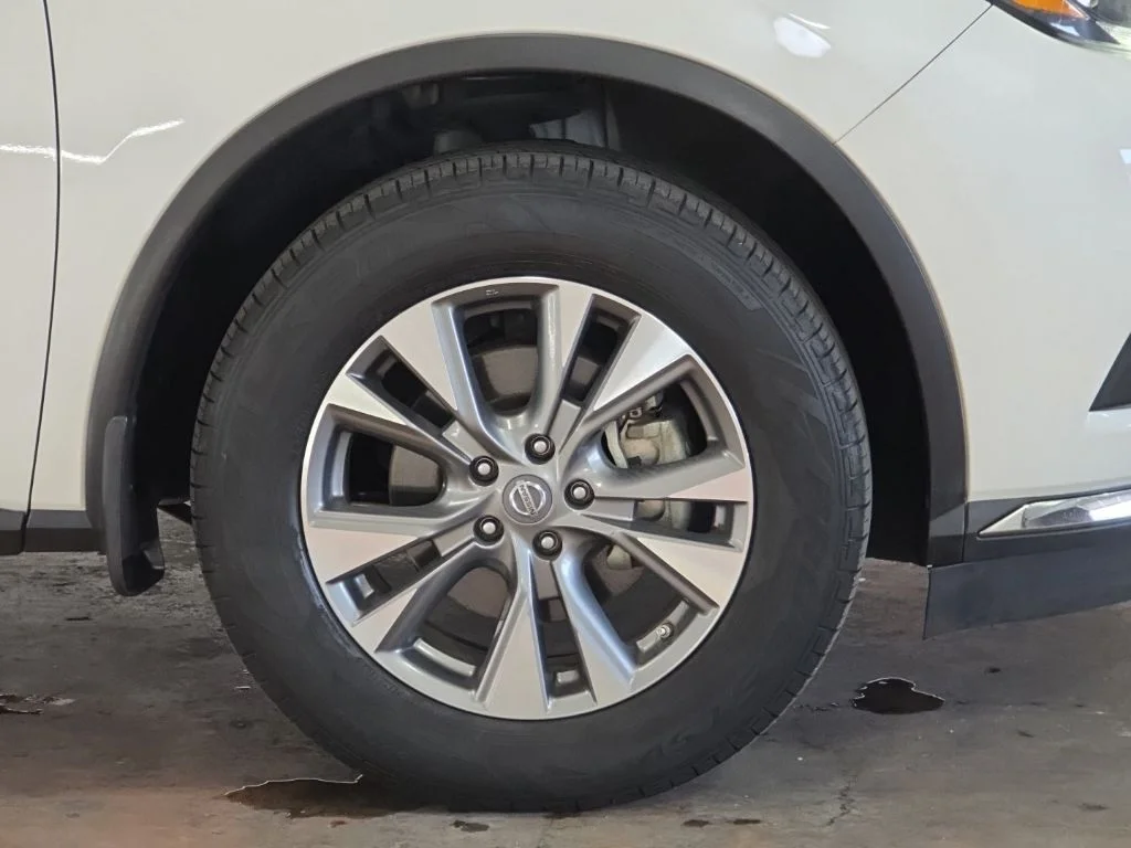 Used 2018 Pearl White Nissan S image 7