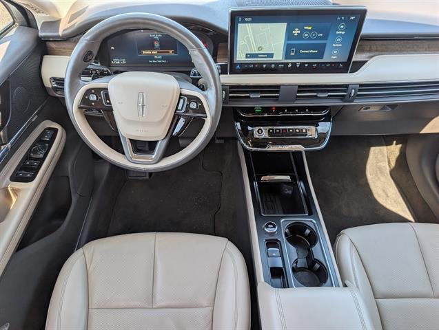 Used 2023 Silver Radiance Lincoln Reserve image 6