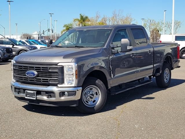 2025 Ford F-250 Super Duty XL - Photo 2