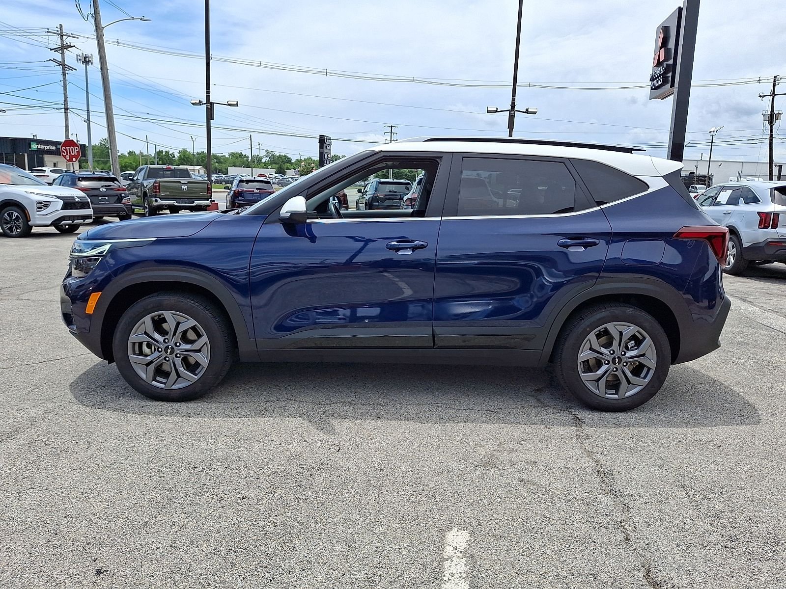Used 2024 Blue Kia S image 4