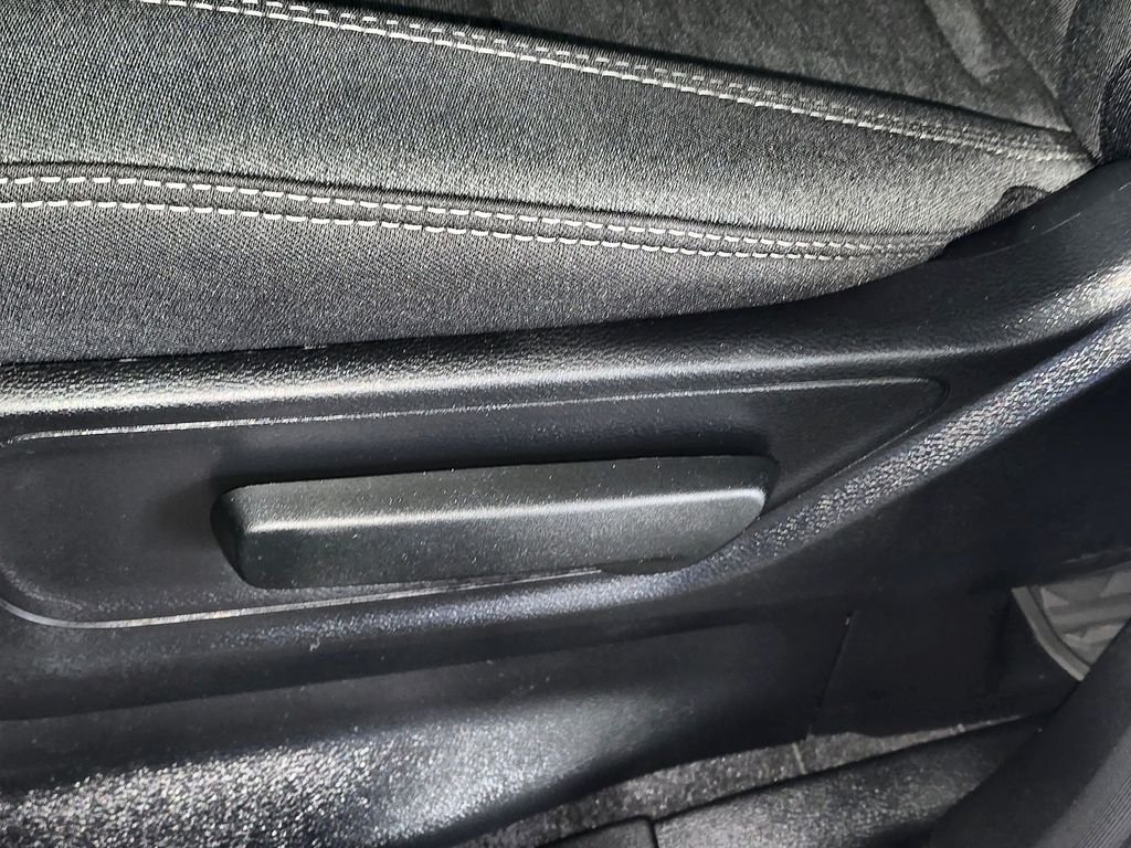 New 2026 Granite Crystal Metallic Clearcoat RAM Warlock image 16