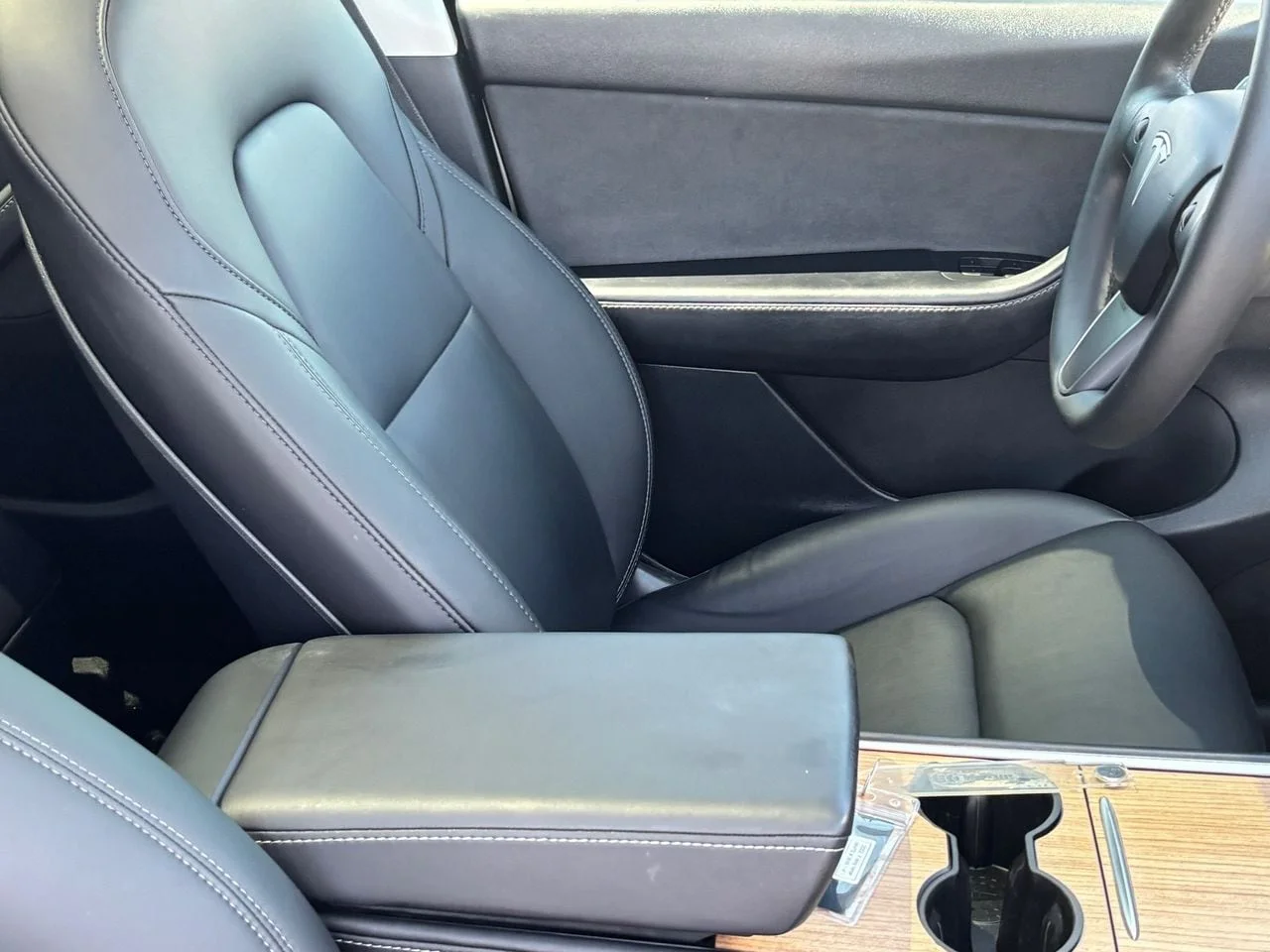 2022 Tesla Model Y Long Range - Photo 10