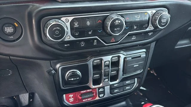 Used 2022 White Jeep Unlimited Rubicon image 34