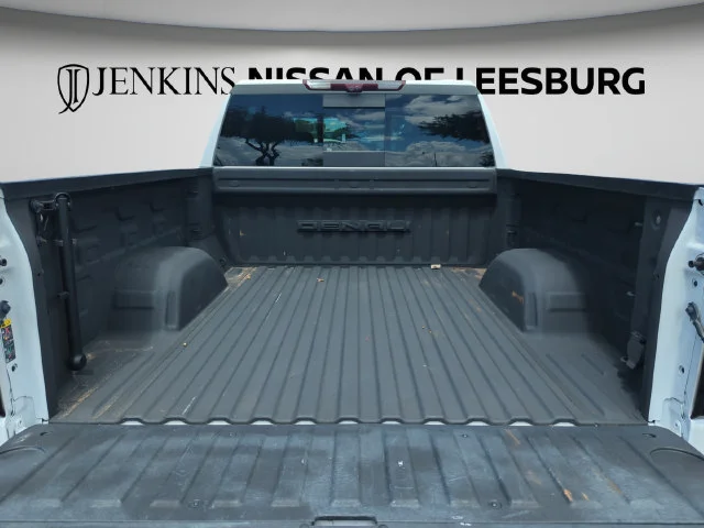 Used 2023 White GMC Denali image 19