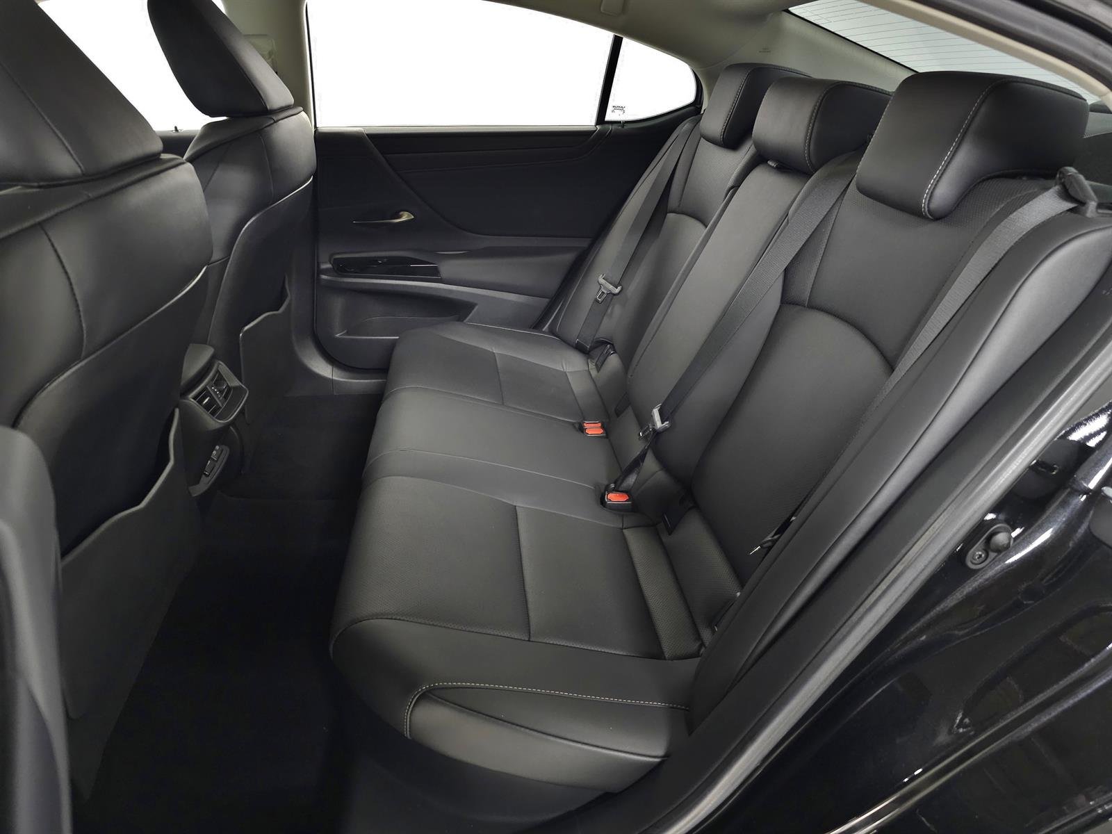 Certified Used 2024 Caviar Lexus PREMIUM image 33