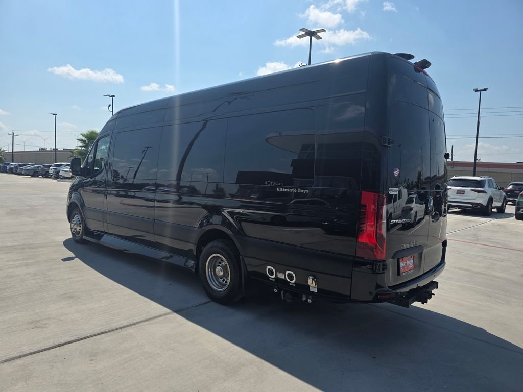 Used 2020 Black Mercedes-Benz Cargo 170 WB image 7