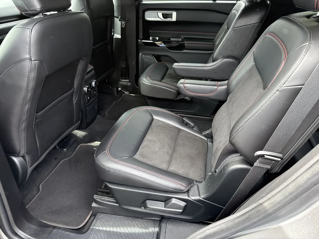 Used 2023 Gray Ford ST-Line image 20