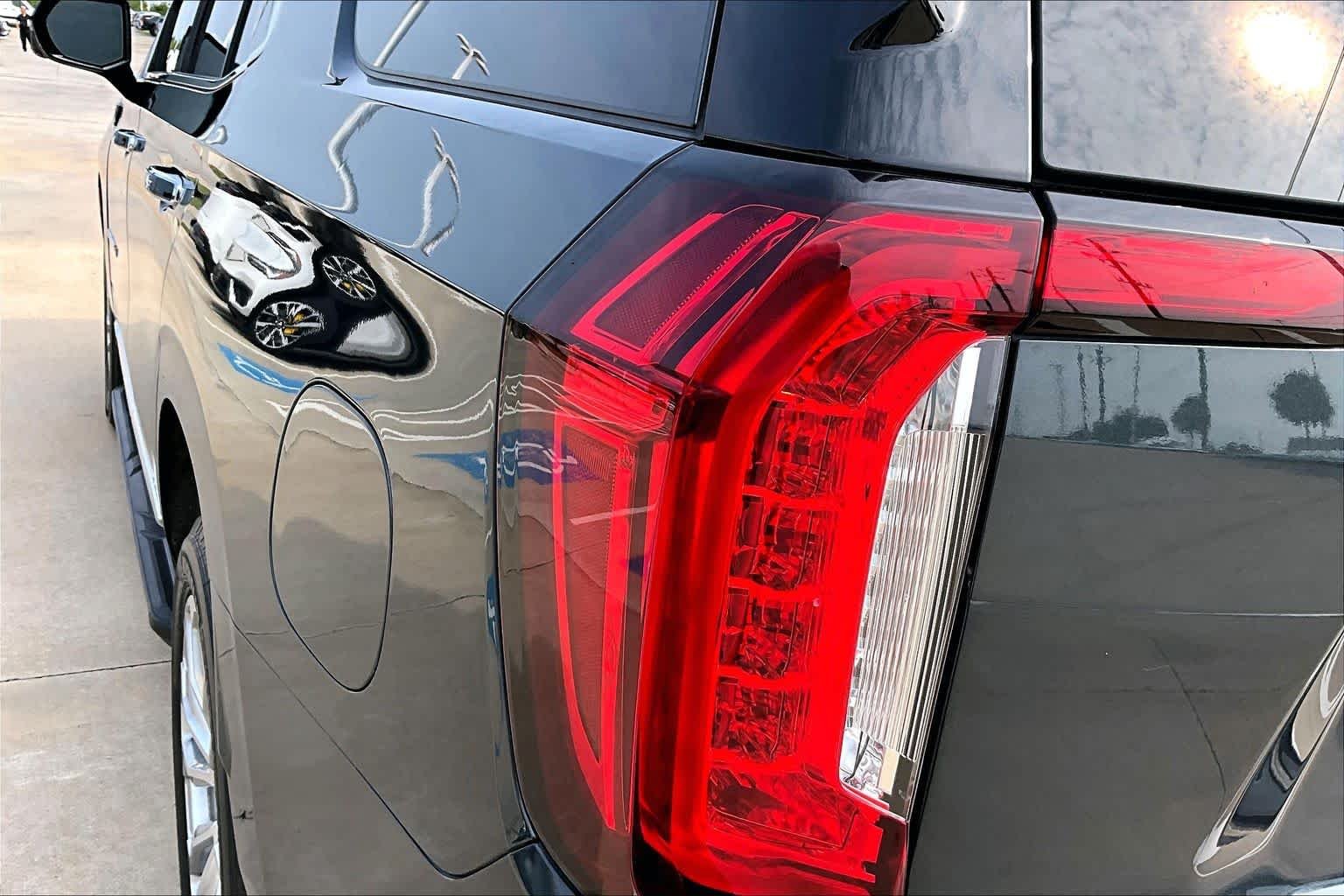 Used 2022 Hunter Metallic GMC Denali image 24