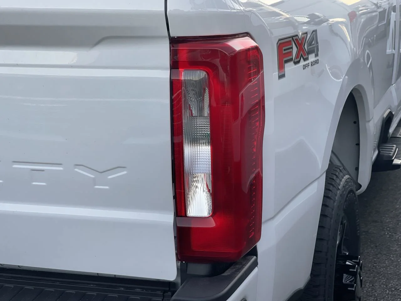 New 2026 Oxford White Ford XL image 9