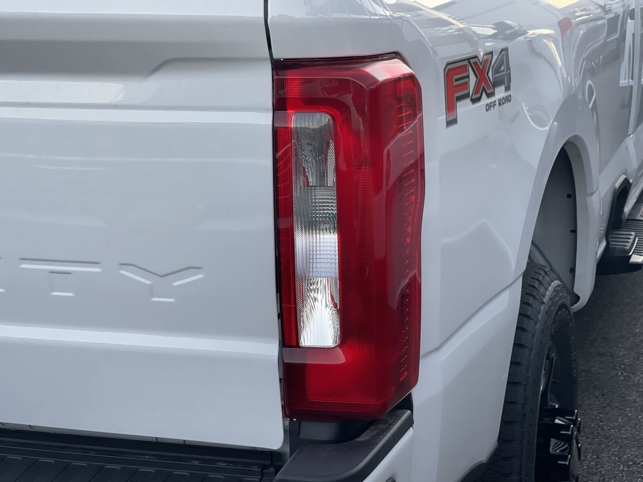 New 2026 Oxford White Ford XL image 9