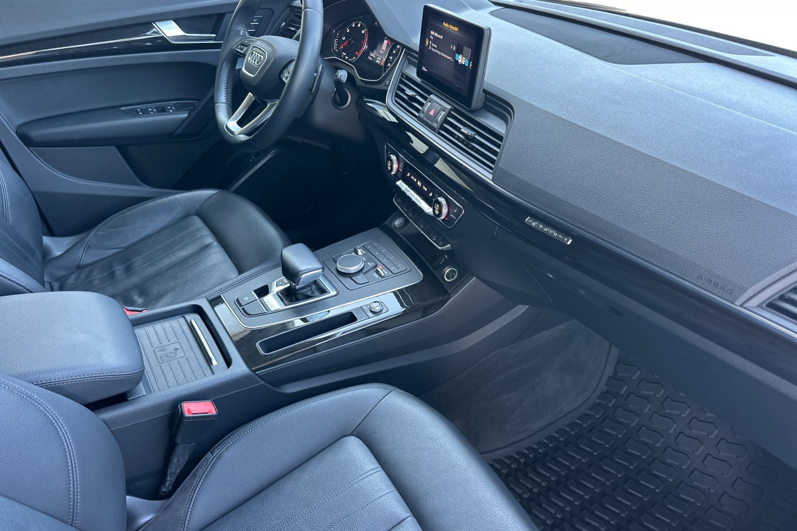 Used 2020 Glacier White Audi Premium image 16