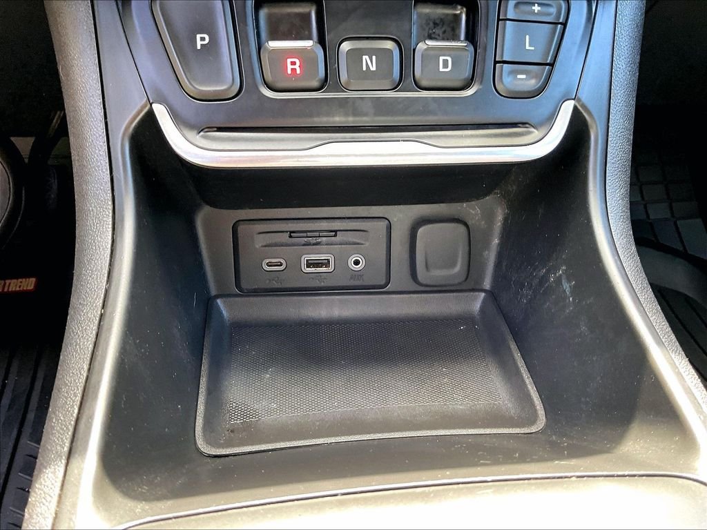 Used 2018 Gray GMC SLE image 12