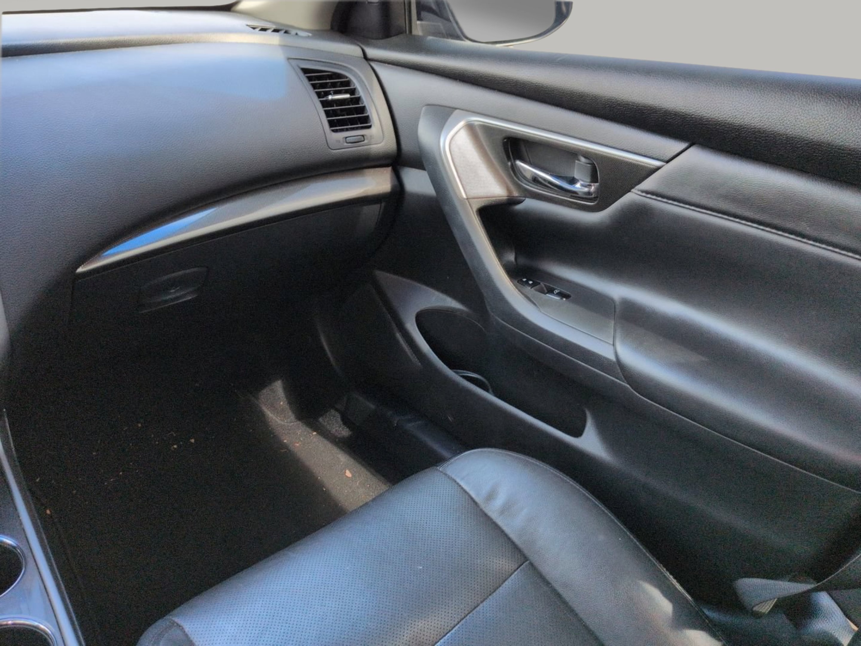 Used 2014 Gun Metallic Nissan 2.5 SL image 13