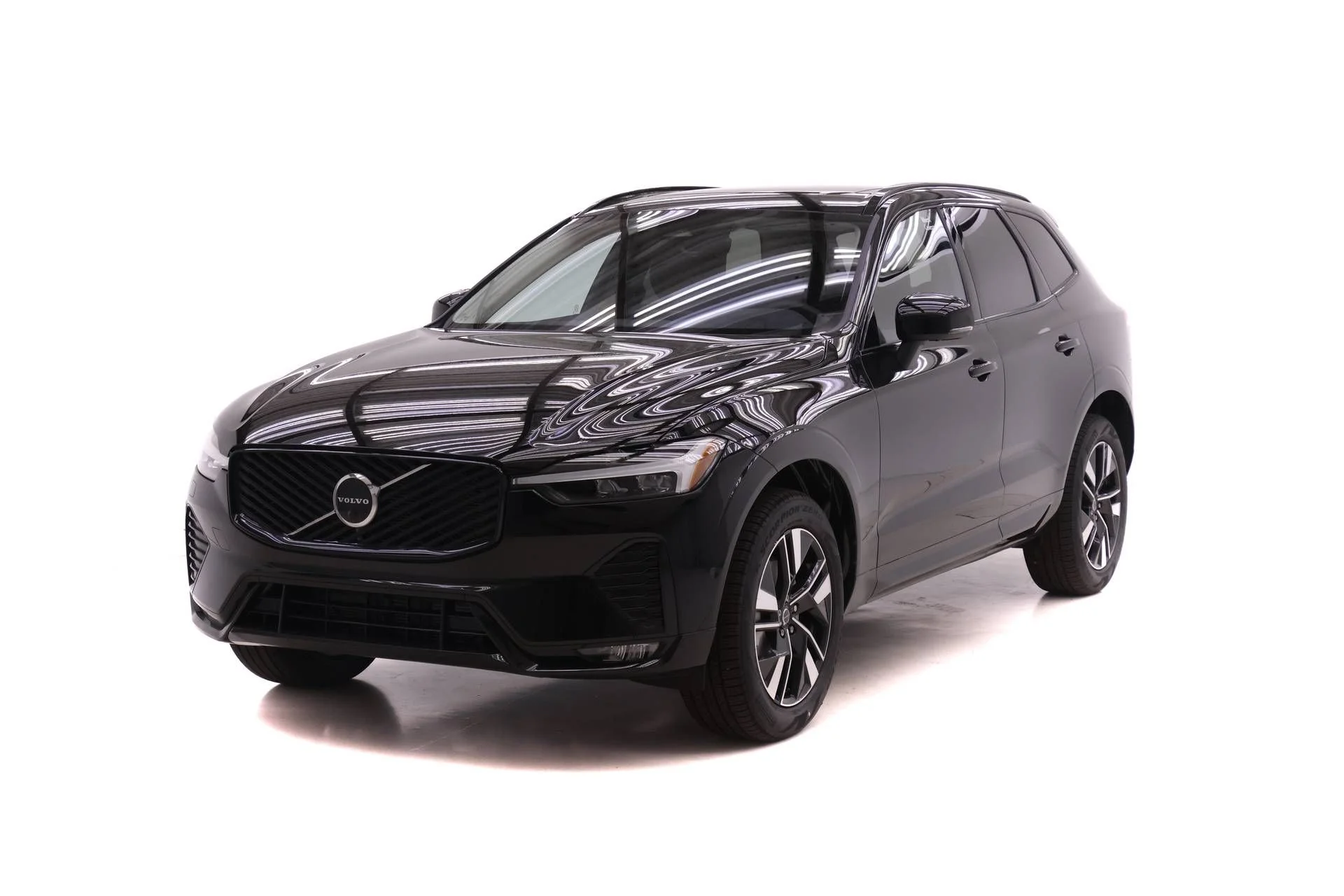 2026 Volvo XC60 B5 Plus Dark AWD's photo