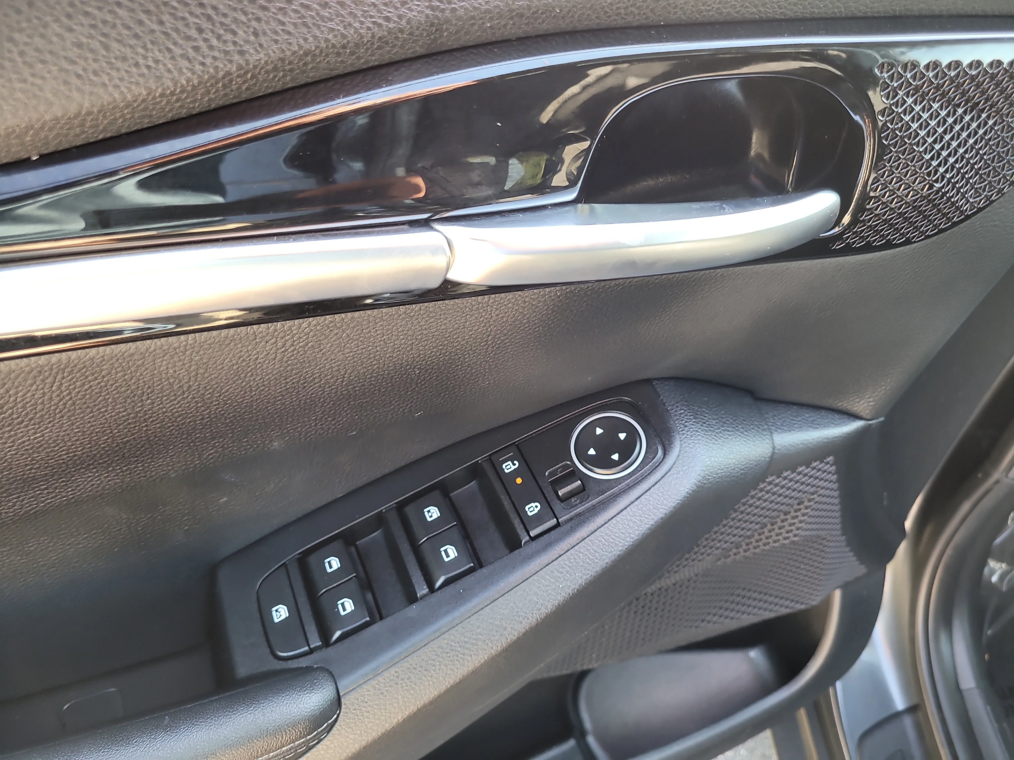 Used 2025 Gravity Gray Kia S image 17