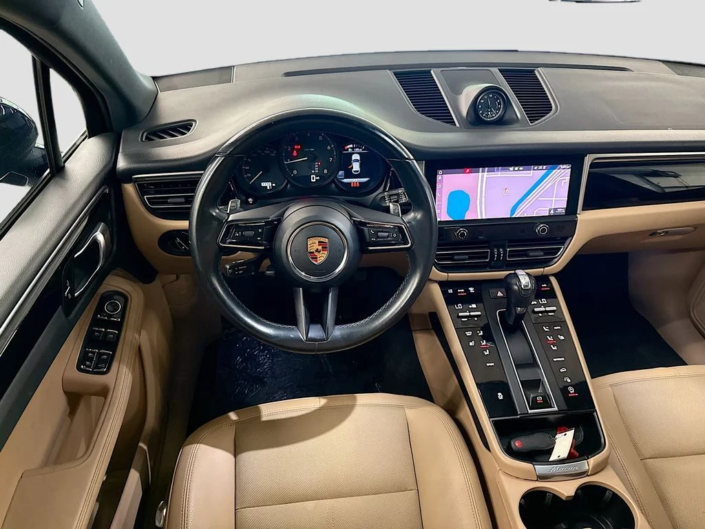 Used 2022  Porsche Base image 23