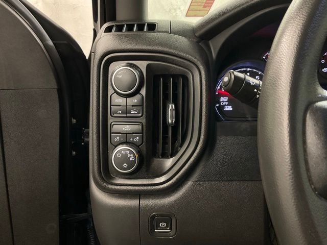 Used 2023  Chevrolet Custom image 13