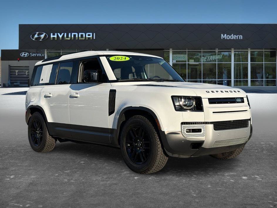 Used 2024 Fuji White Land Rover S image 3
