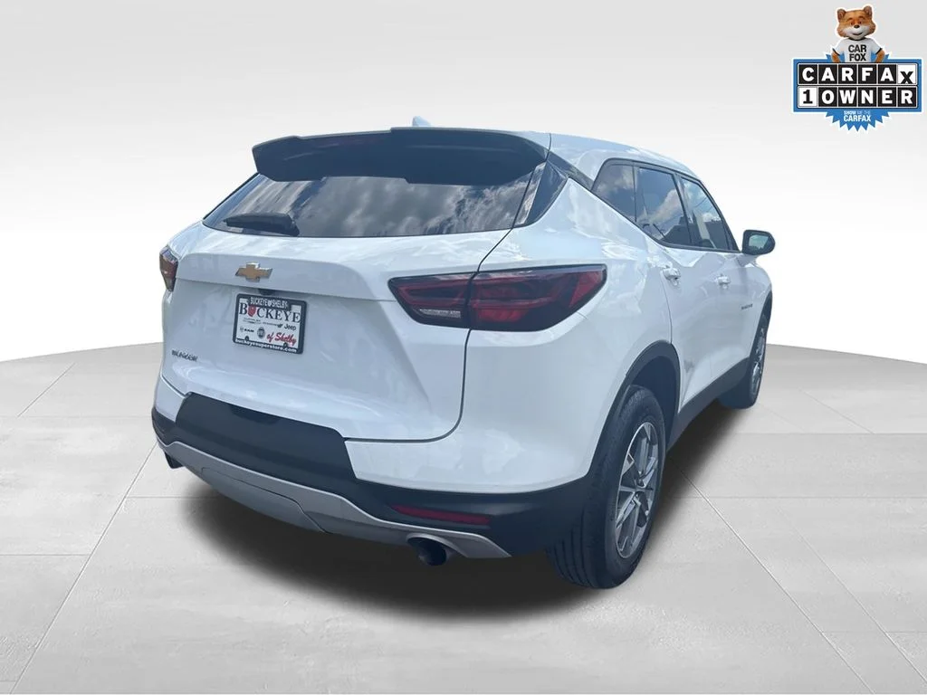 Used 2025 White Chevrolet LT image 3