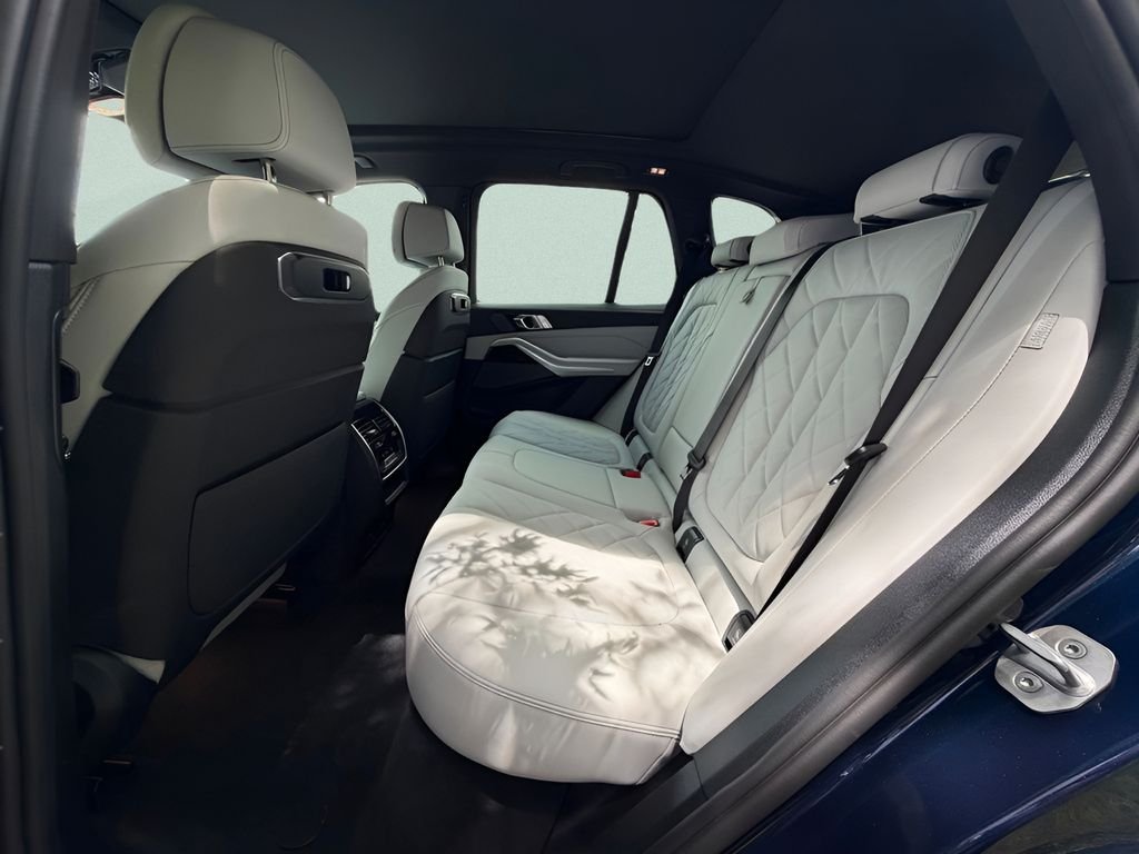 New 2026 Tanzanite Blue II Metallic BMW xDrive40i image 21