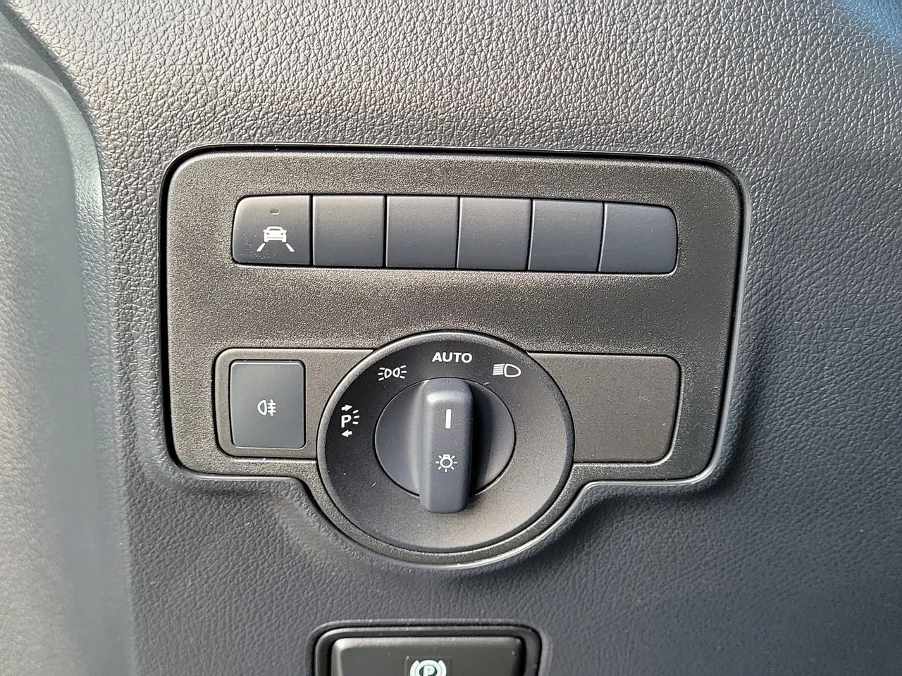 Used 2023 Black Mercedes-Benz Passenger image 18