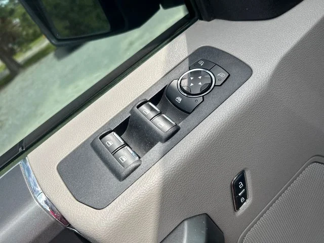 Used 2015 Magnetic Metallic Ford XLT image 11