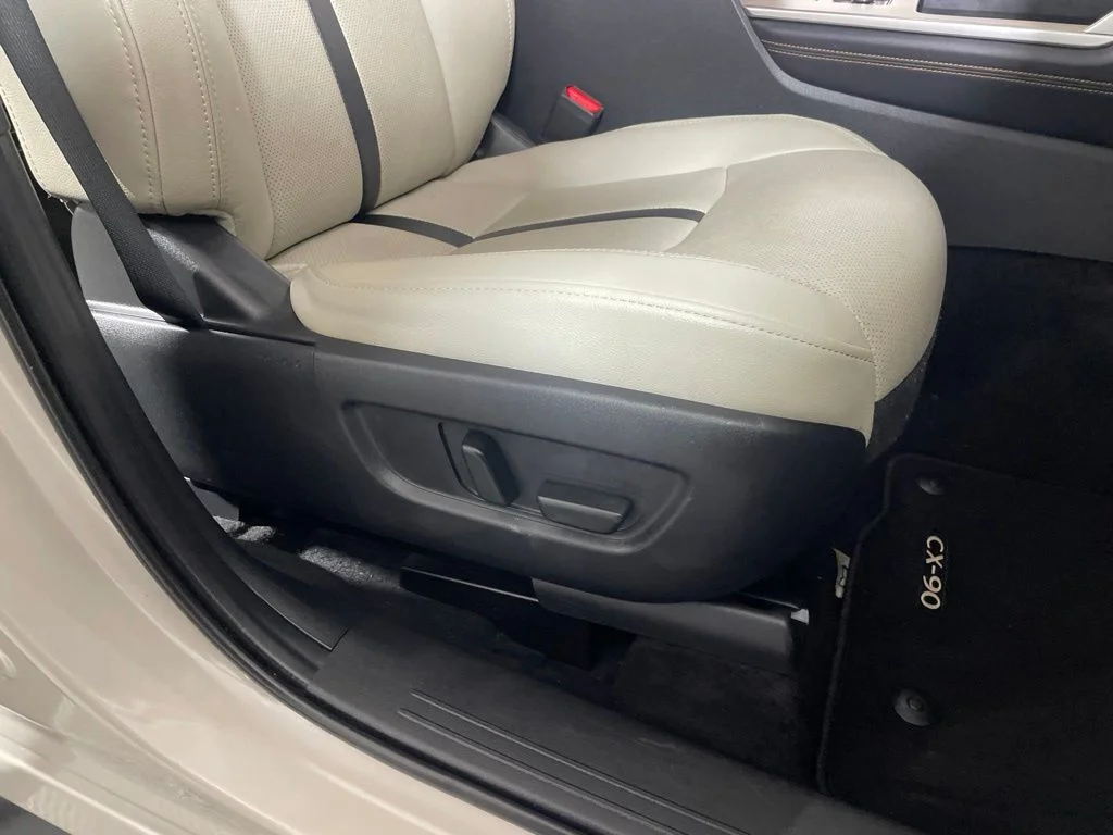 Used 2024 Silver Mazda Preferred image 25