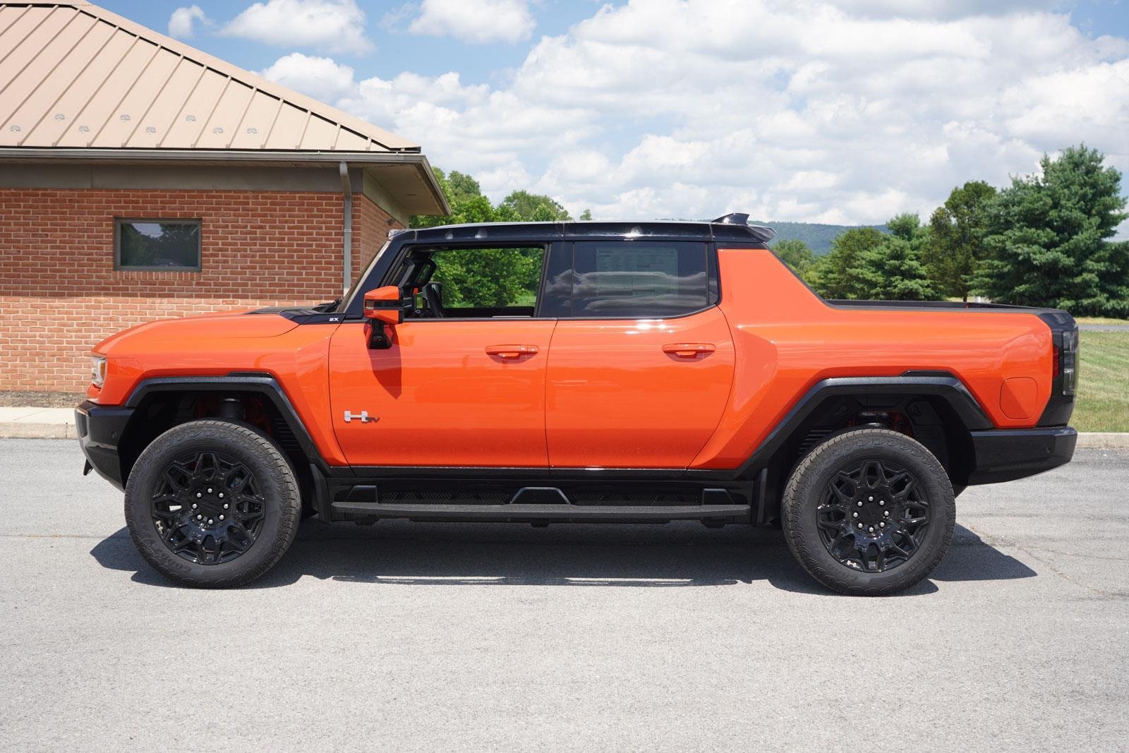 New 2025 Solar Orange GMC 2X image 8