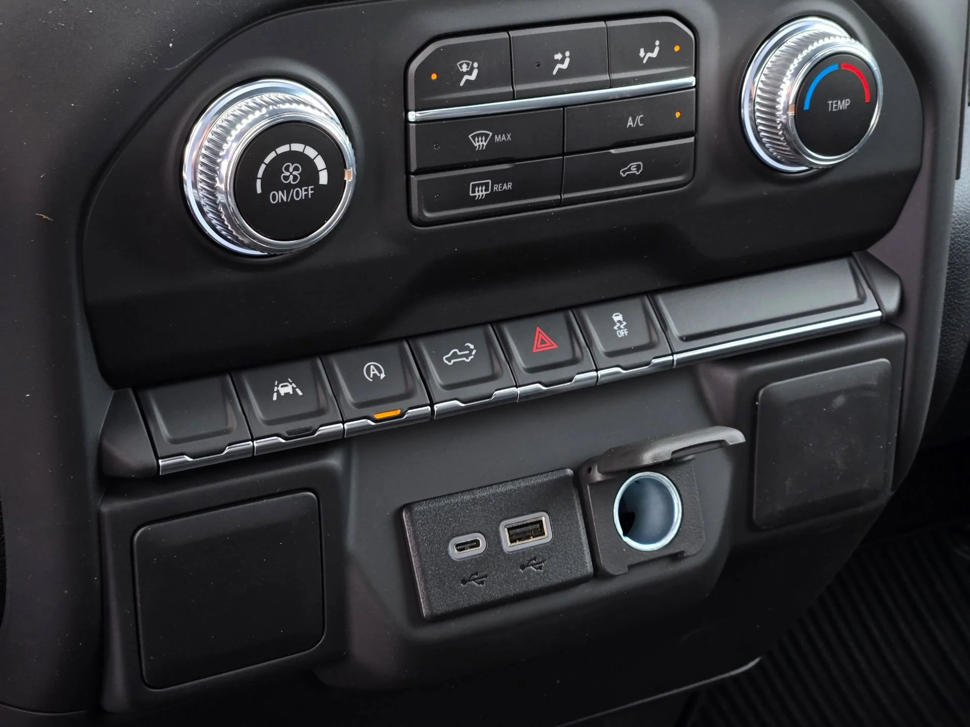 New 2026 Onyx Black GMC Pro image 39