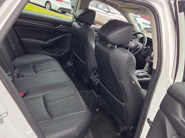 Used 2021 White Honda EX-L image 16