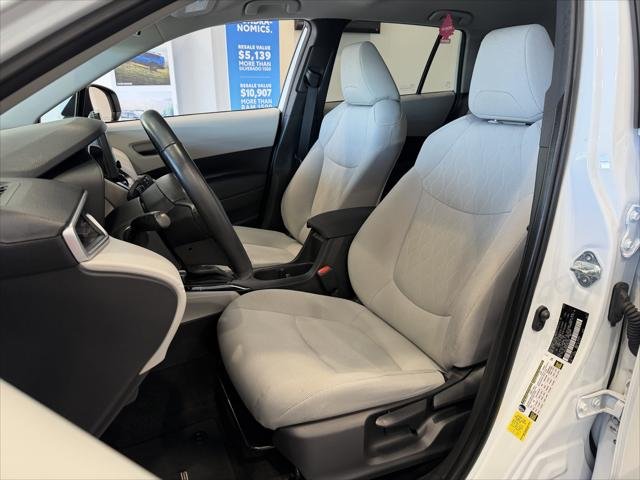 Certified Used 2023 WIND CHILL PEARL Toyota  image 28