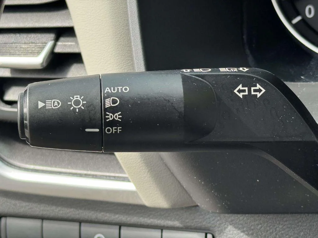 2023 Nissan Rogue SV - Photo 21