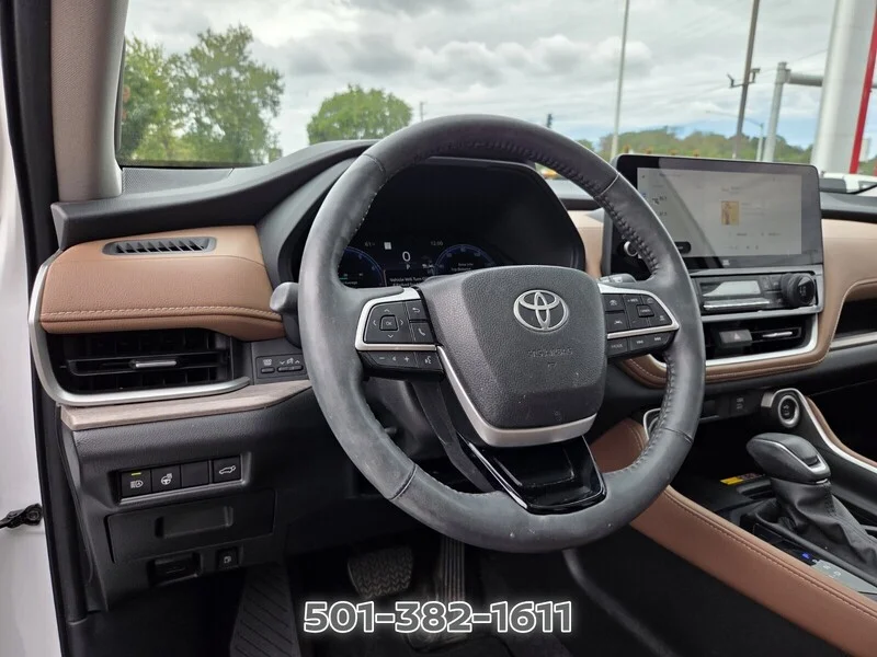 Used 2024 Pearl TOYOTA PLATINUM AWD image 10