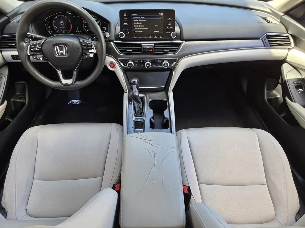 2018 Honda Accord LX - Photo 18
